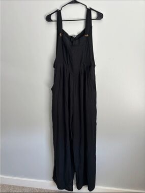New Black Wide-Leg Pinafore Jumpsuit with Adjustable Straps